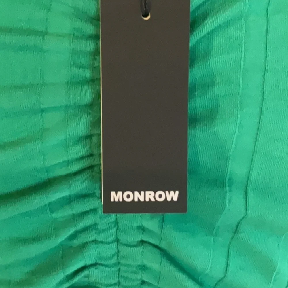 MONROE- Green Ruched Long Sleeve Body-con Dress - NEW - Picture 3 of 10